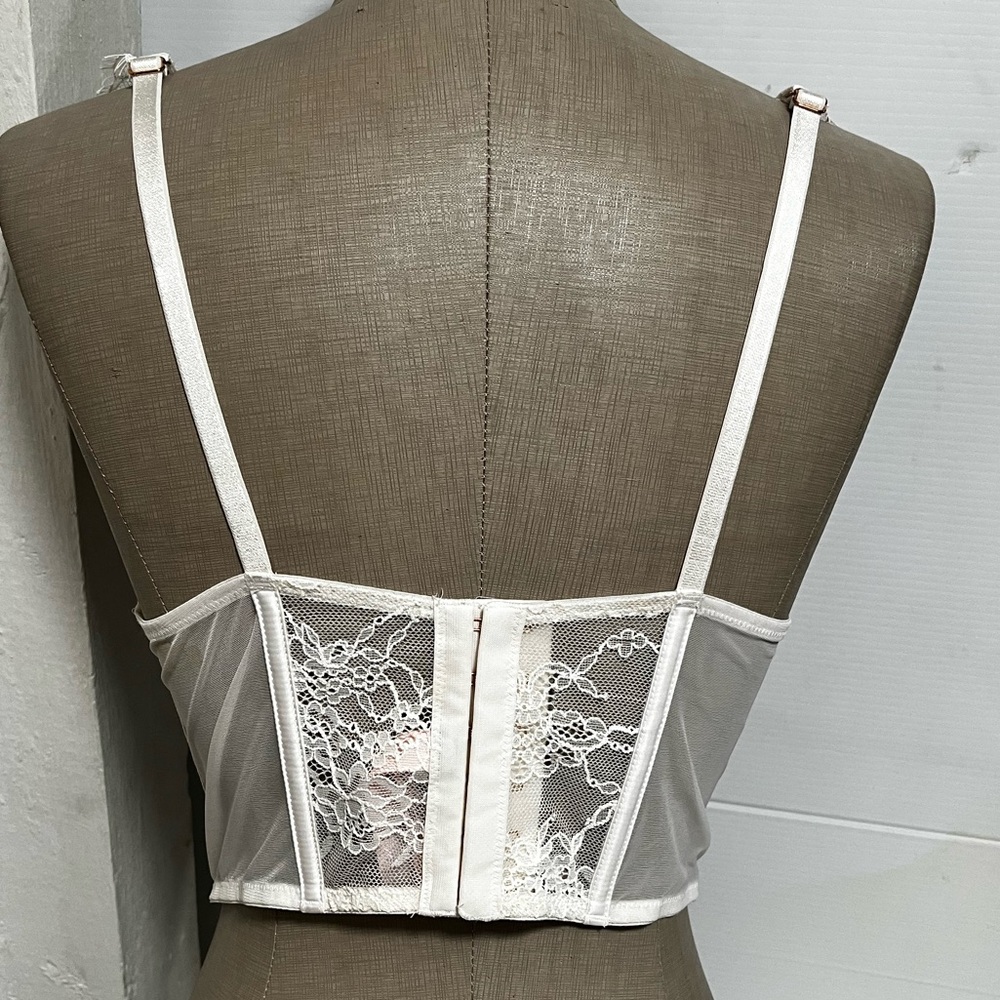 Victoria's Secret White Lace Corset Bra - Picture 2 of 6